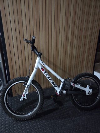 Bicicleta Trial Clean 18 Blanca