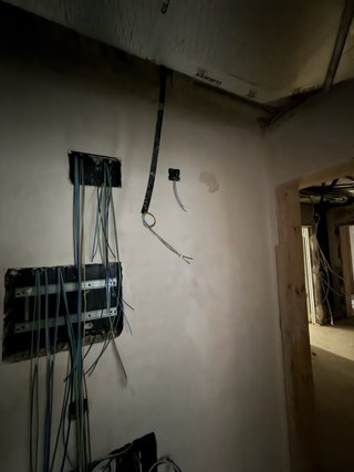 Servicios de electricidad, fontanería y reformas
