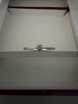 Anillo Oro Blanco 18kts con diamante