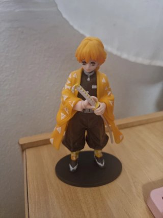 Figura Zenitsu Demon Slayer