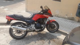 Suzuki GSX550EF Roja