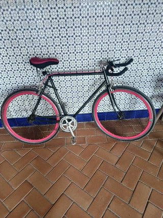 Bicicleta Fixie Negra Ruedas Rosas