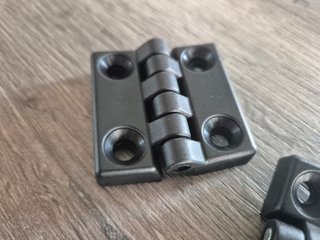 4 Bisagras de nylon negras 48x48 mm – Nuevas