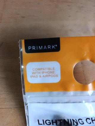 Cable Carga y Datos Lightning Primark