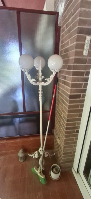Lámpara de pie interior blanca