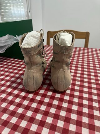 Botas Scuffers Ecru Suede Boots