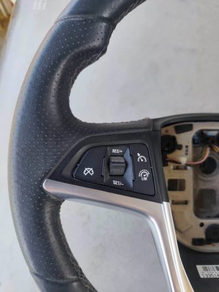 Volante Opel Astra J GTC