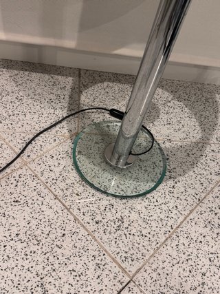 Lámpara de pie plisada metal y cristal