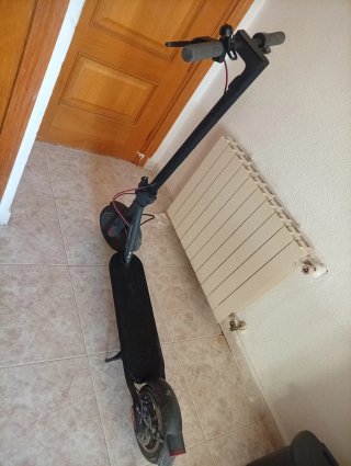 Patinete Xiaomi 4 con detalles de uso