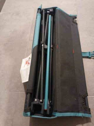 Mesa Plegable Decathlon Negra y Turquesa