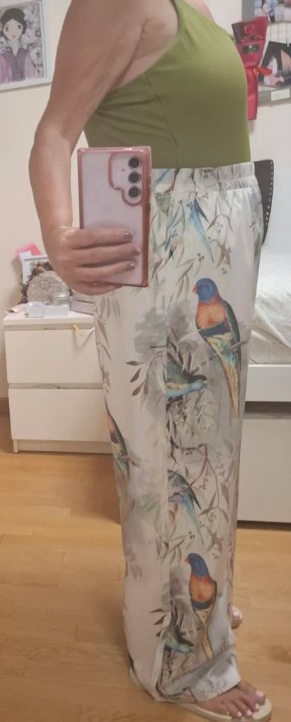 Pantalón estampado loros