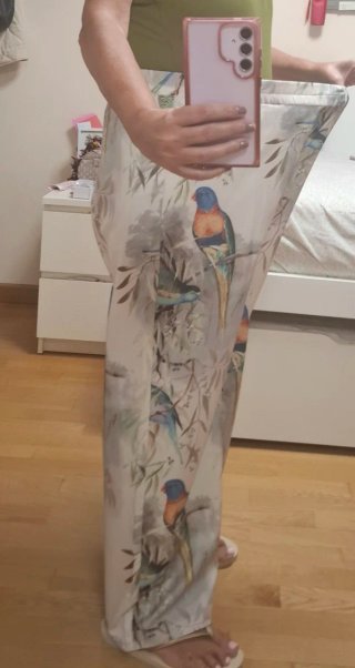 Pantalón estampado loros