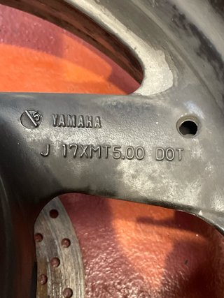 Llanta Yamaha YPF600