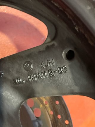 Llanta Yamaha YPF600