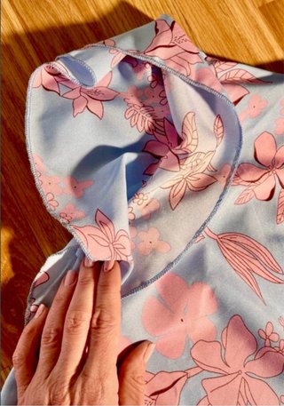 Blusa floral celeste y rosa manga mariposa T 42
