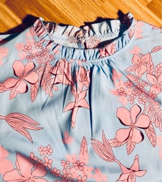Blusa floral celeste y rosa manga mariposa T 42