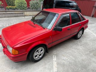 Ford Escort 1.6 i Guia