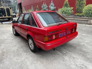 Ford Escort 1.6 i Guia