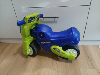 Moto correpasillos Juguettos azul y verde