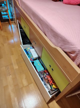 Cama individual con cajones de almacenaje