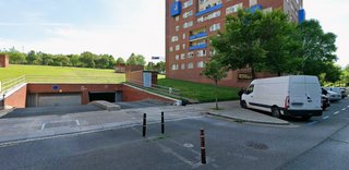 Alquiler de GARAJE y TRASTERO Barakaldo Torres