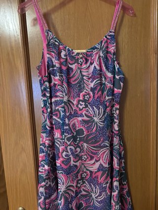 Vestido camaleónica rosa estampado