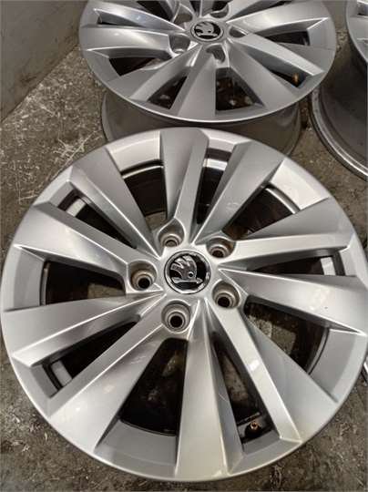 LLANTAS SKODA SUPERB