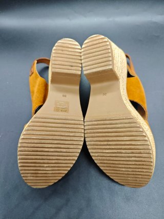 Sandalias VAS cuña piel camel T39