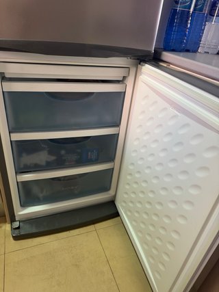 Frigorífico Daewoo Inox 350L