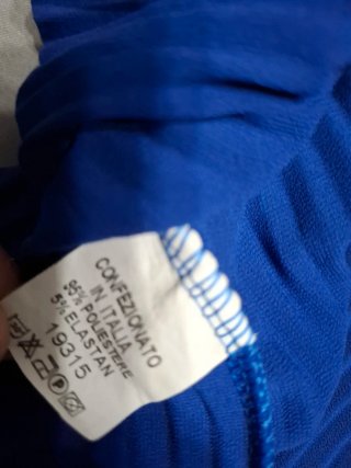 Blusa azul plisada escote elástico