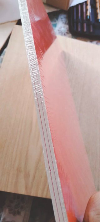 Maletín de madera y lienzos