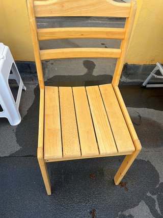 2 Sillas de Madera Beige