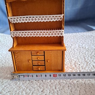 Mobile o armadietto in miniatura in legno