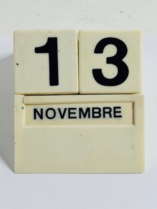 Calendario Perpetuo Cubos Blanco Vintage