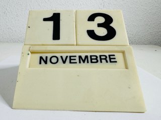 Calendario Perpetuo Cubos Blanco Vintage