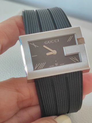 Reloj Gucci Plata y Negro