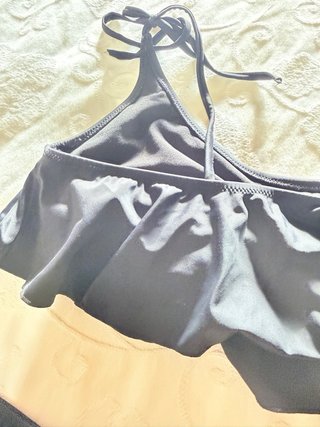 Bikini negro volantes y lazos
