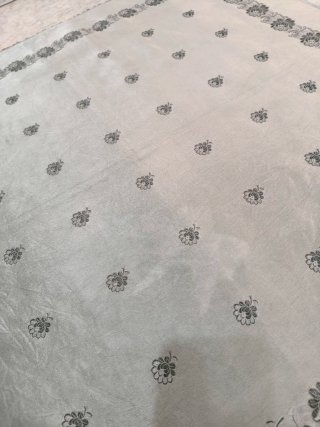 Fazzoletto antico in seta grigio e verde