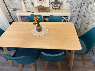 Mesa de comedor y 6 sillas