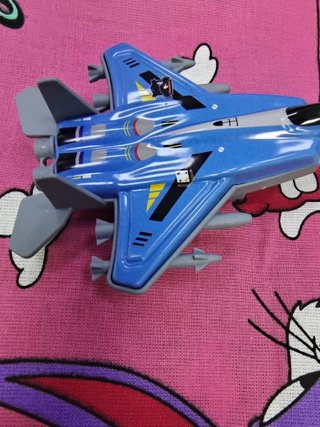Avión de juguete azul