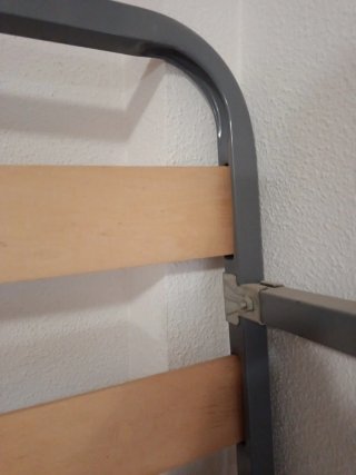 Somier de cama metálico con lamas de madera