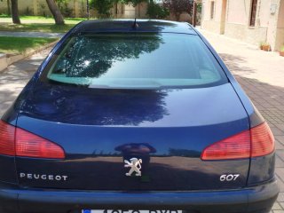 Peugeot 607 2002