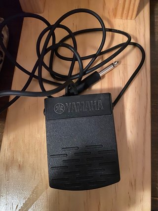 Pedal Yamaha para piano eléctrico