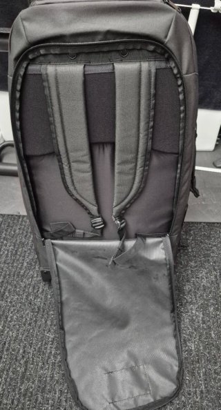 Maleta trolley Newfeel 90L negra y azul