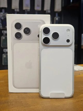 IPHONE 17 PRO MAX 256GB PLATA 100% BAT - 201 CICLO
