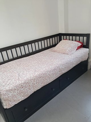 Diván Cama IKEA HEMNES negro