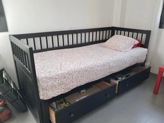 Diván Cama IKEA HEMNES negro