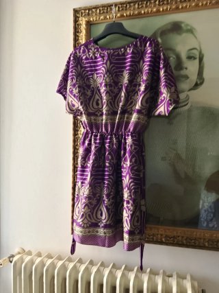 Abito estivo fantasia oro e viola