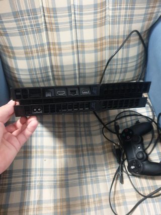 Consola PS4 + Mando + Cables