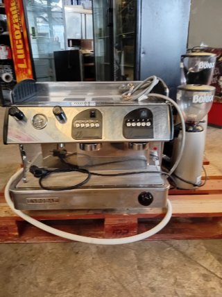 Cafetera y 2 Molinillos